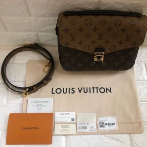 Louis Vuitton Pochette Métis Monogram Purse